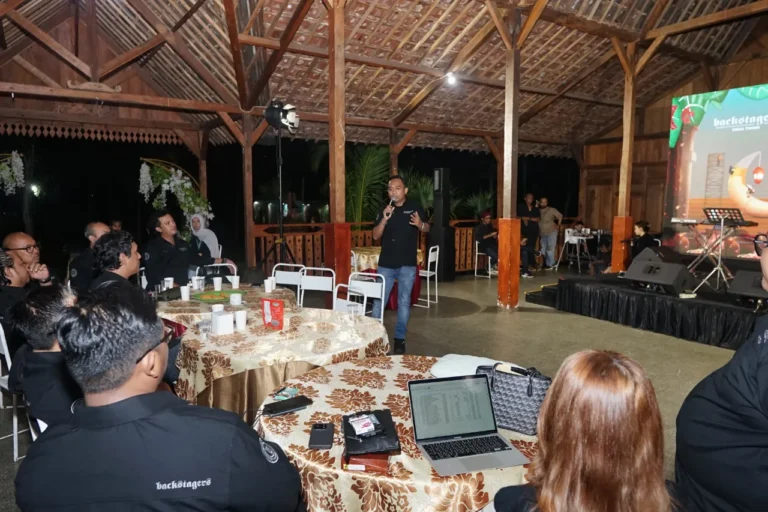 The Backstage of Barakah Malang