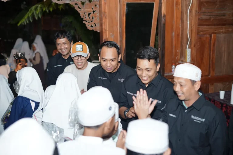 The Backstage of Barakah Malang