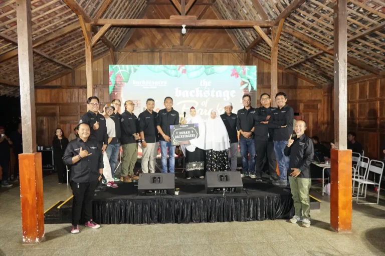 The Backstage of Barakah Malang